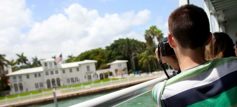 Boat Tour In Miami With A Free Drink