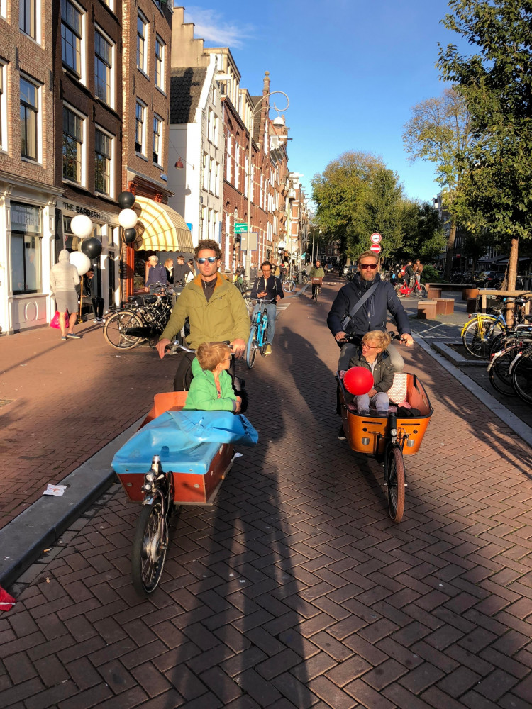 Private Family Bike Tour (Cargobike or Tandem)