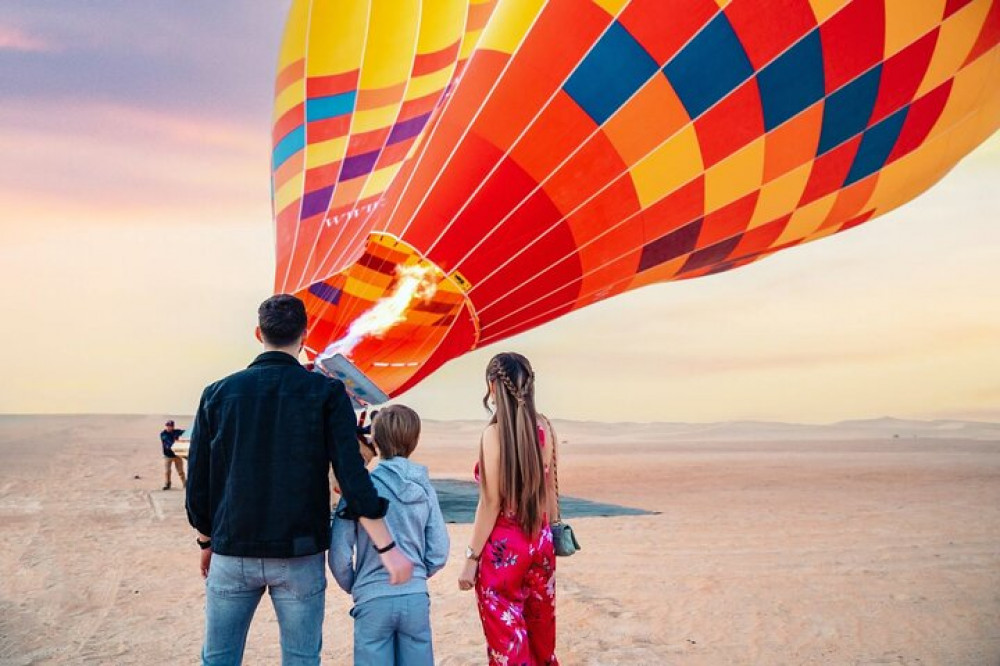 Hot Air Balloon Ride And Classic Land Rover Desert Ride In Dubai