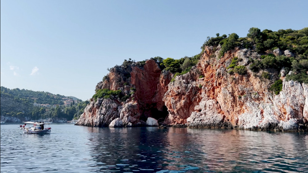 Island hopping from Skiathos