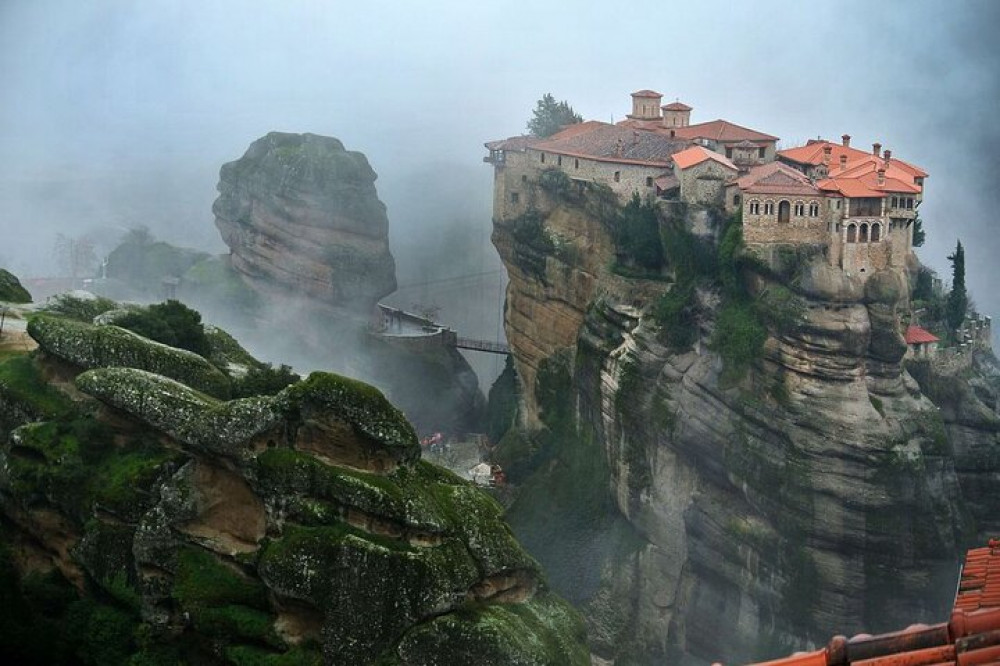 Delfi & Meteora 2 Day Private Sightseeing Tour