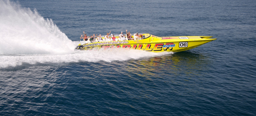 Speedboat Tour along the Miami Coastline