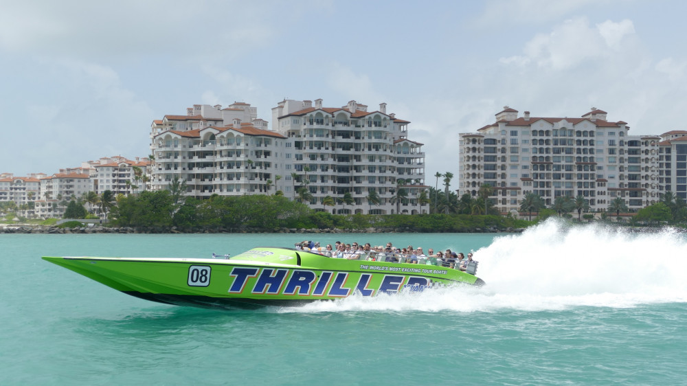 Speedboat Tour along the Miami Coastline