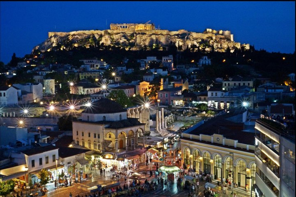 Athens at Night Small-Group Walking Tour With Dinner