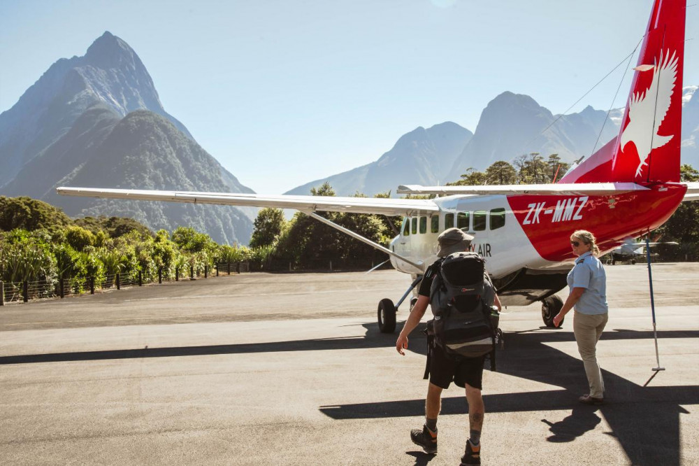 6:30am: Milford Sound Scenic Glass Top Bus Tour, Cruise & Flight w. Lunch