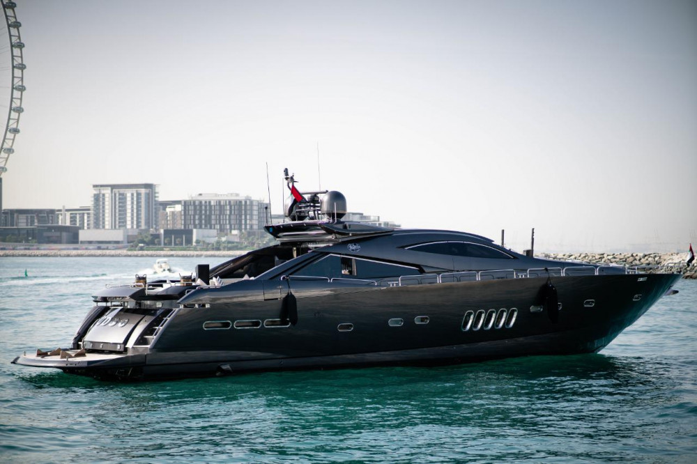 Dubai Yacht Charter Aboard Sunseeker 92