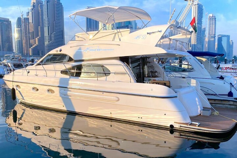 Dubai Private Luxury Cruise On A Stylish 50ft Yacht