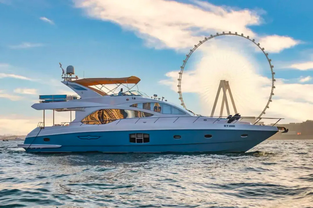 Dubai Yacht Rental | Majesty 64