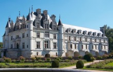 2 Day Mont Saint Michel + Loire Valley Castles Trip