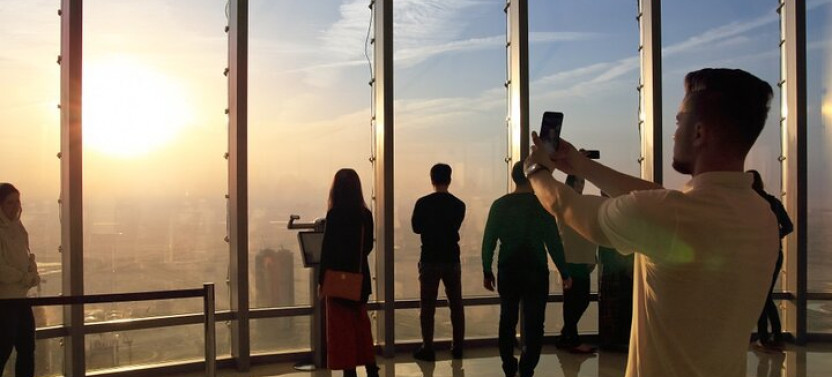 Half-Day Guided Tour with Burj Khalifa Entrance and Rooftop Lunch
