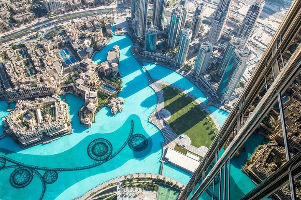 Half-Day Guided Tour with Burj Khalifa Entrance and Rooftop Lunch