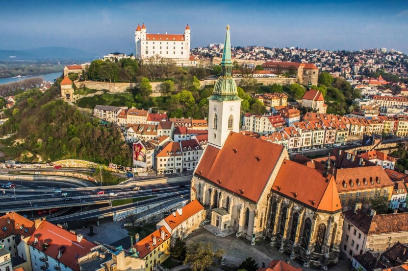 Bratislava Grand City Tour With Devin Castle