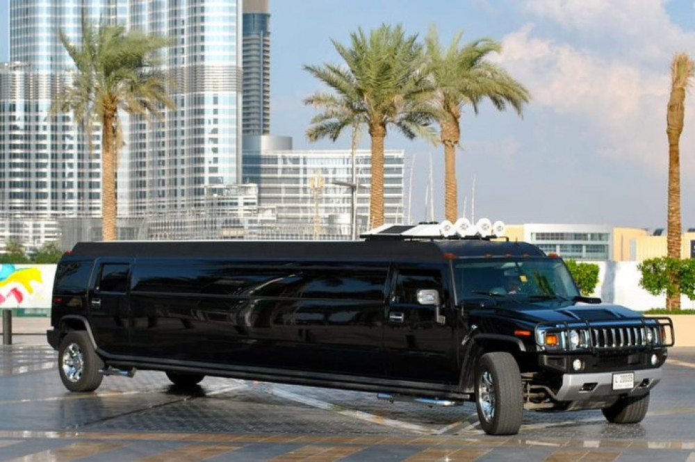 Take a Royal Ride in a Luxury Stretch Limousine from the Airport