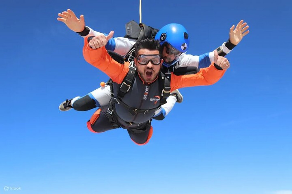 Skydive Abu Dhabi With Transfer From Dubai