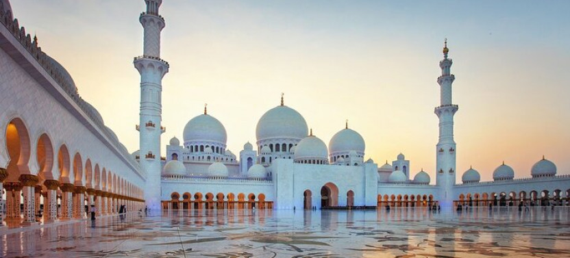Private Half-Day Tour To Sheikh Zayed Grand Mosque & Louvre Museum