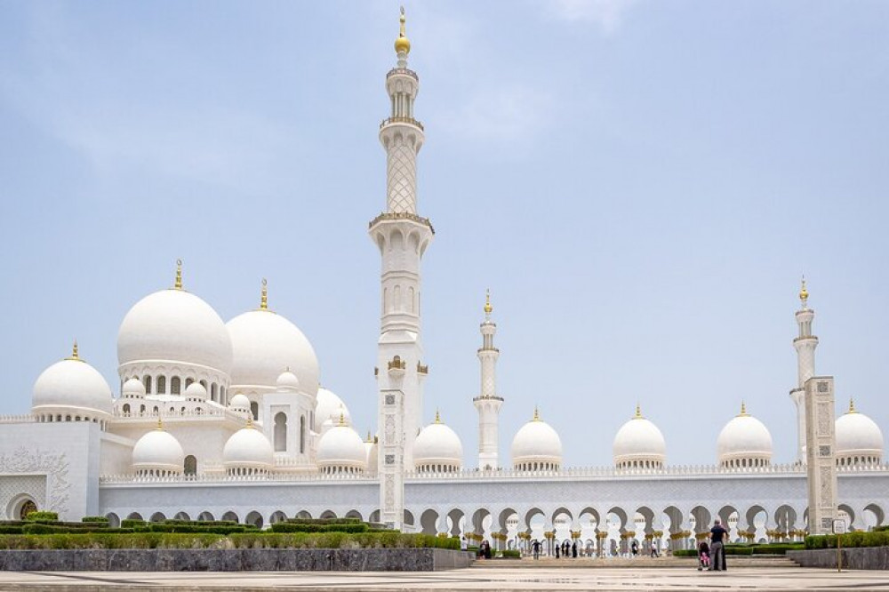 Private Half-Day Tour To Sheikh Zayed Grand Mosque & Louvre Museum