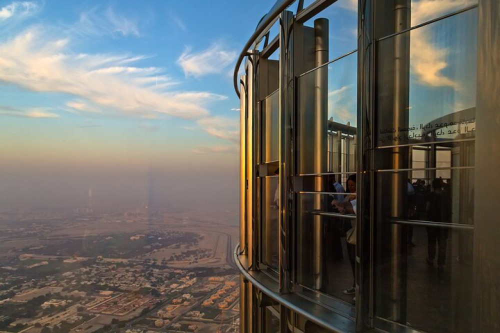 Burj Khalifa Ticket with The Cafe Treat with Private Transfers