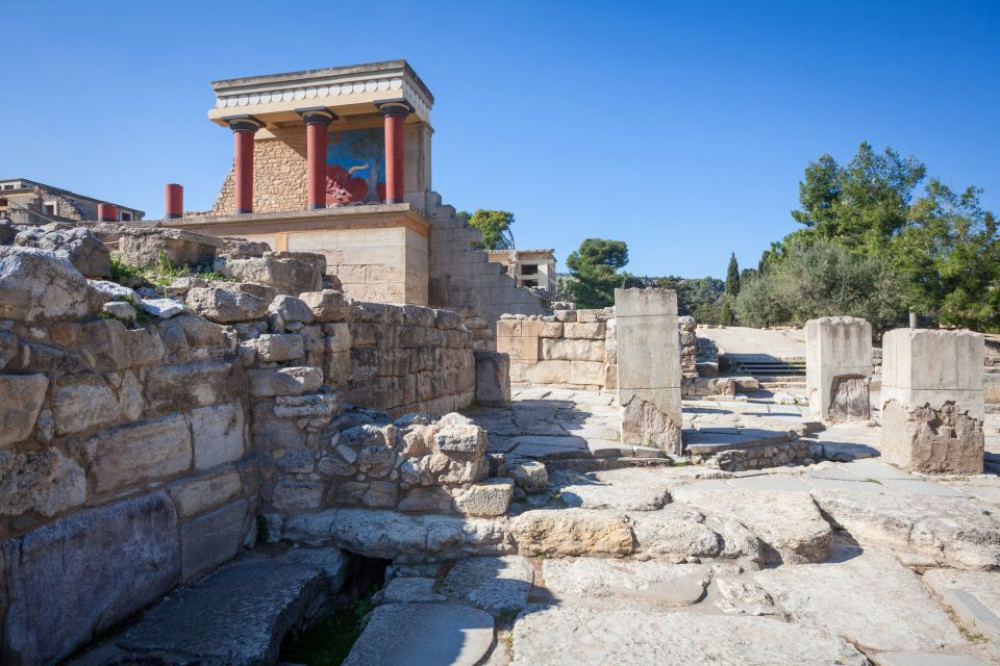 Minoan Crete: Knossos, Olive Mill, Winery-Distillery Visit + Tasting & Meze