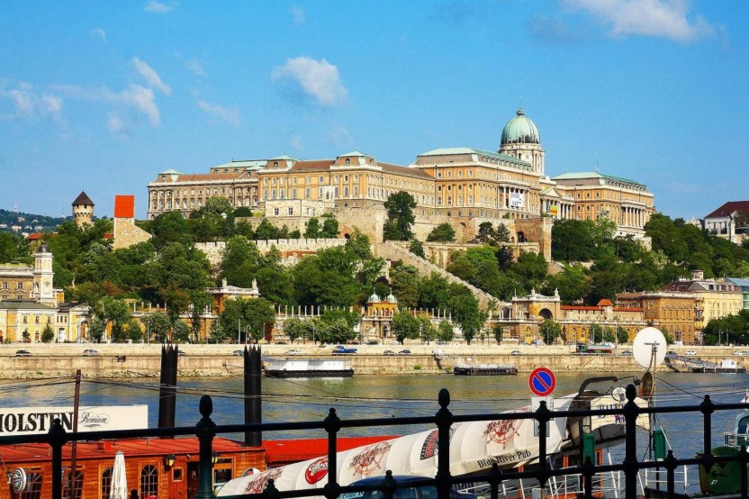One-way Transfer From Bratislava To Central Budapest
