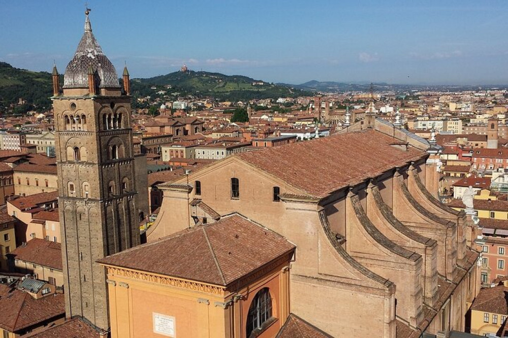 Bologna Private Walk Tour With A Professional Guide