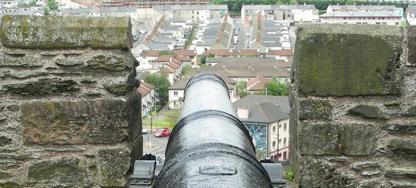Londonderry Private Walking Tour With A Professional Guide