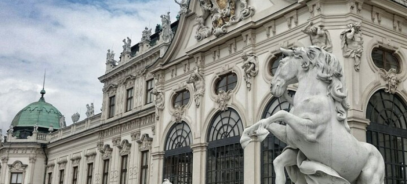 Vienna Private Walking Tour including State Opera