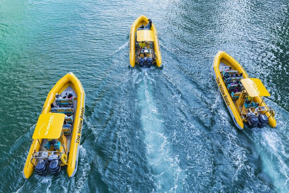 Abu Dhabi Yellow Boats (60 Minutes) Corniche Tour