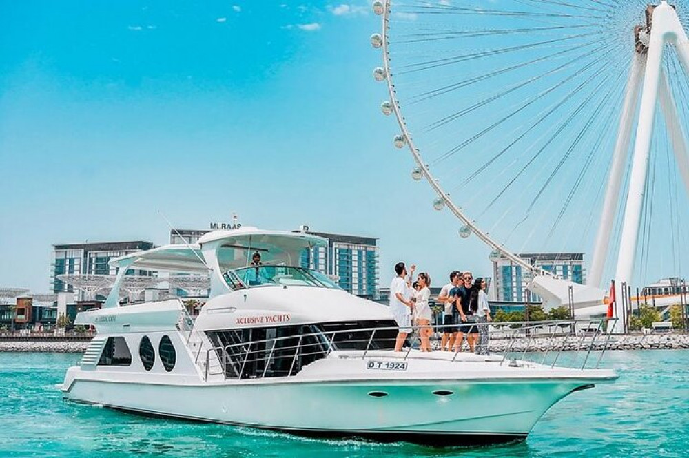 Dubai Luxury Yacht Hourly Rental Experience