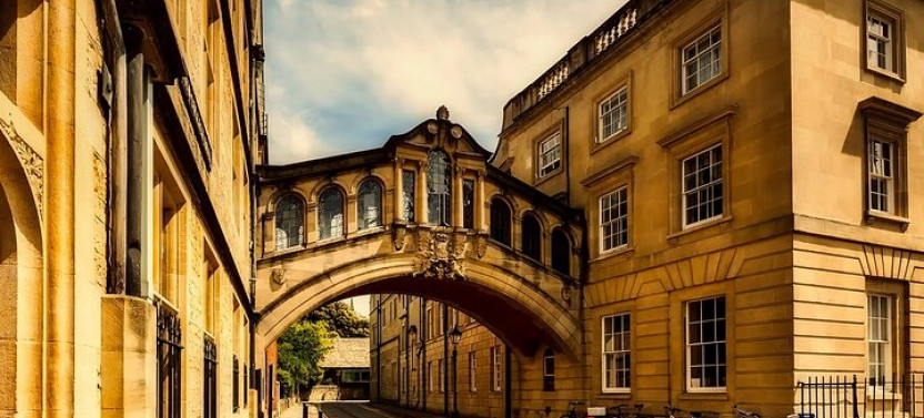 Oxford University Private Walking Tour with a Professional Guide