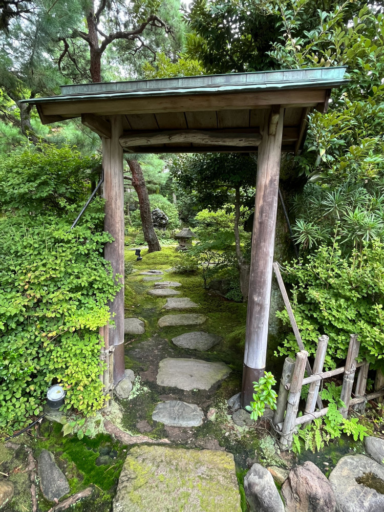 Samurai-style Tea Ceremony and Garden Viewing in Kanazawa