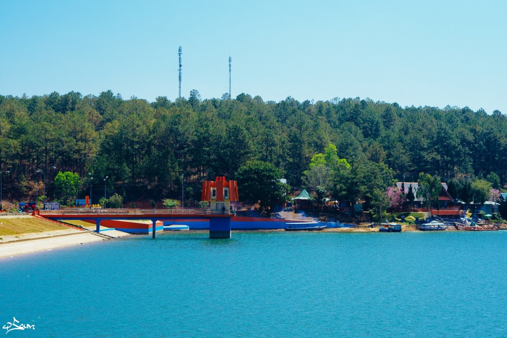 Tuyen Lâm Lake