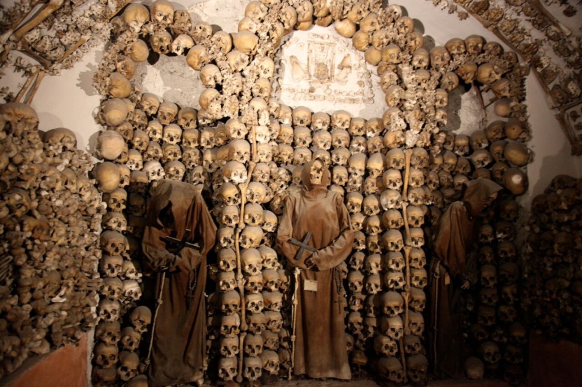 crypts-bones-catacombs-rome-project-expedition