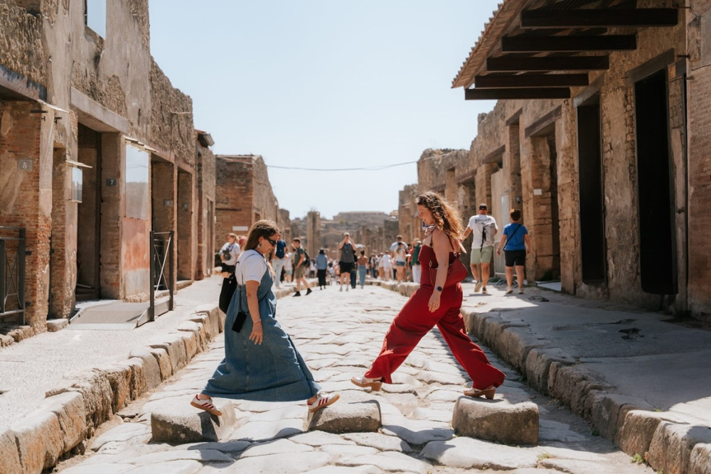 Early Entry Pompeii Tour & Amalfi Coast Day Trip from Rome