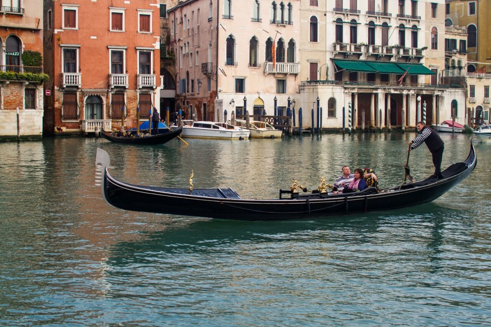 Venice in a Day with St. Mark's Basilica, Doge's Palace, & Gondola Ride