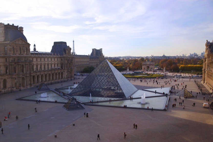 Last Entry Louvre Museum Tour: Mona Lisa at her stunning best