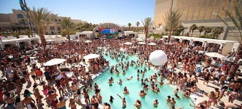 The Best Pool Party Crawl in Las Vegas!