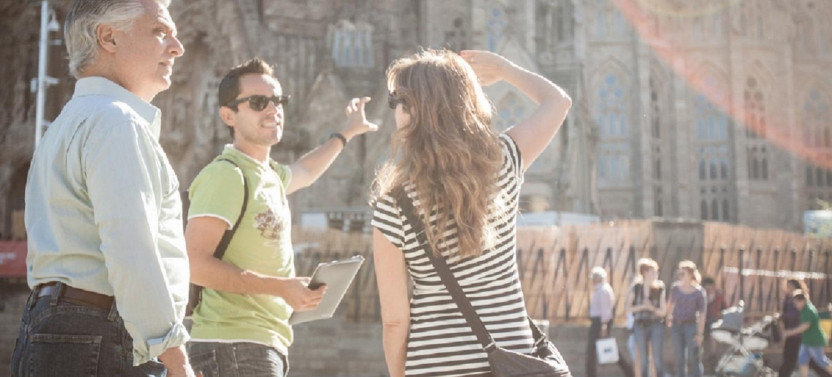 Private Sagrada Familia Fast Track Tour with Hotel Pick up