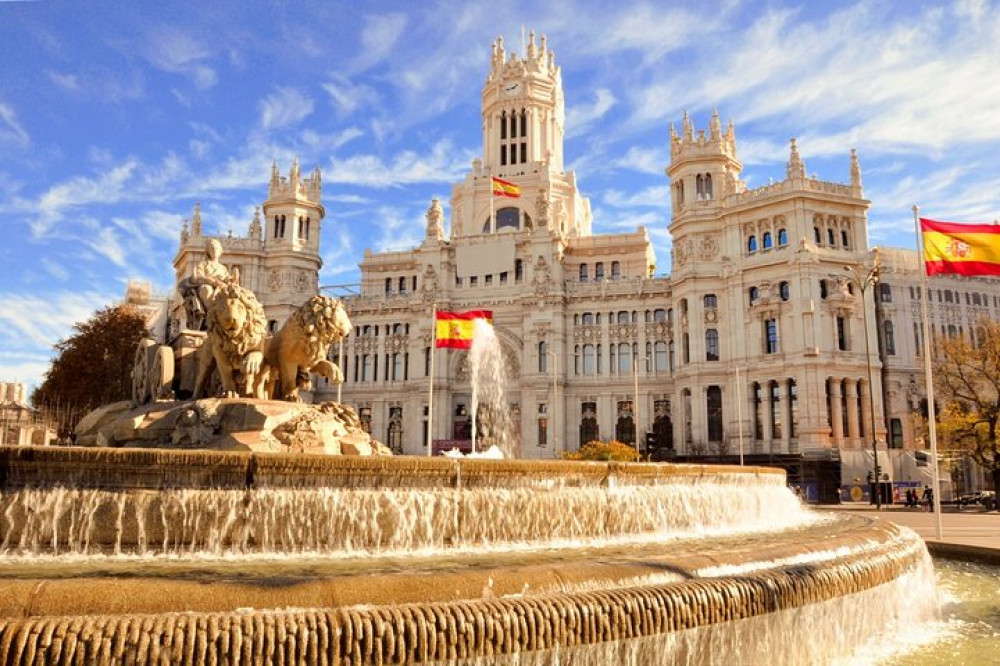 Private Luxury Transfer From Lisbon To Madrid (or vice-versa)