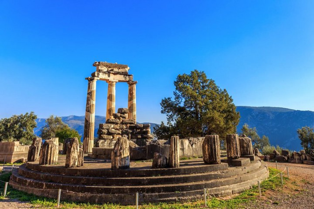 Delphi and Thermopylae Private Full Day Tour