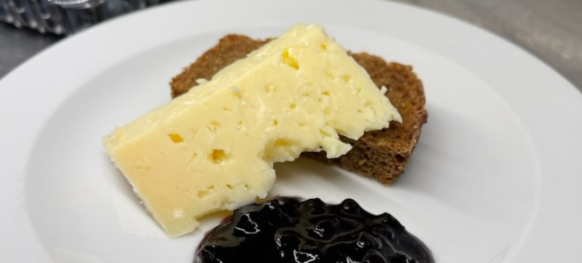 The Stockholm Old Town Food Tour - Swedish Food Tasting Trip