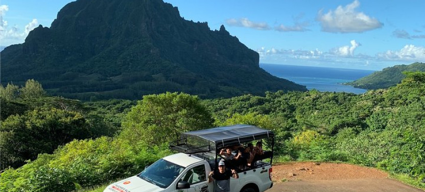 Private Half Day 4x4 Safari Tour in Moorea with Hotel Pickup
