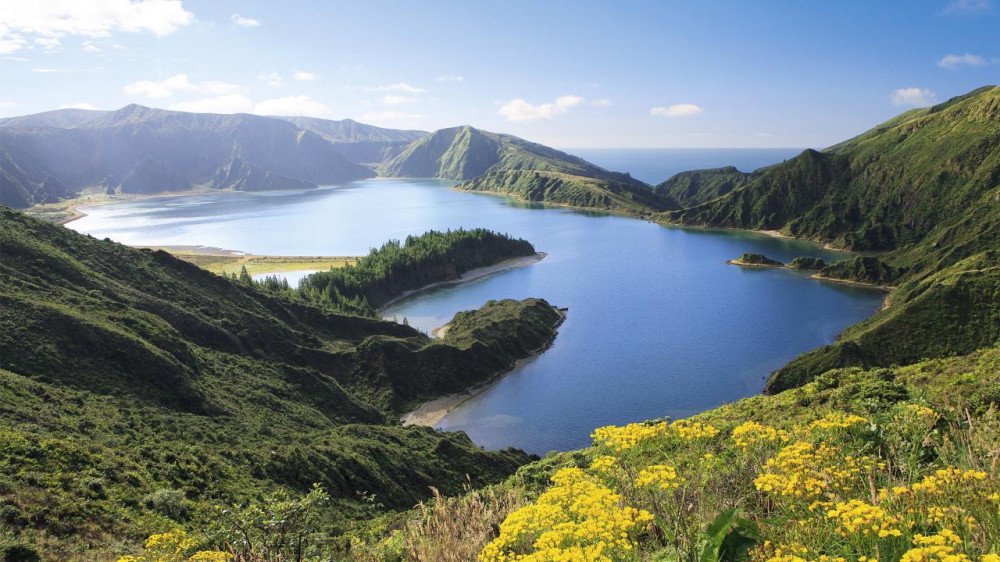 Lagoa do Fogo Volcano Geo Tour