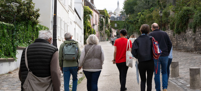 Montmartre Morning Walk: Artists, Hidden Stories & a Parisian Croissant