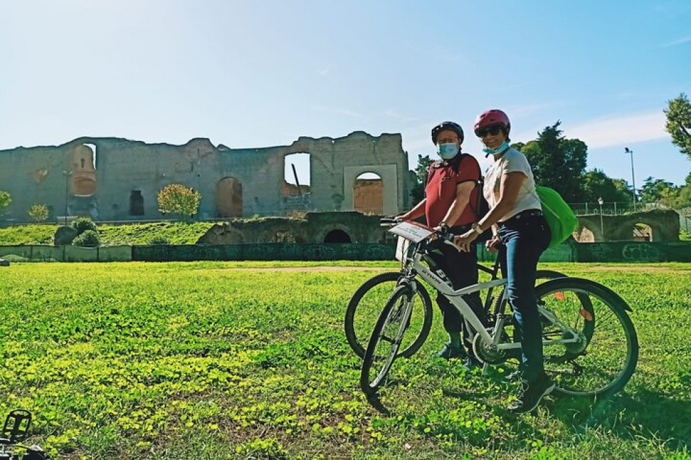 Wake up or Sunset Appian Way & Aqueducts E-Bike Tour with Catacombs