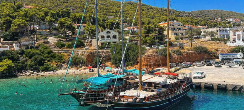 Half Day Cruise: Athens Riviera Adventure with Swim, Lunch, and Refreshment