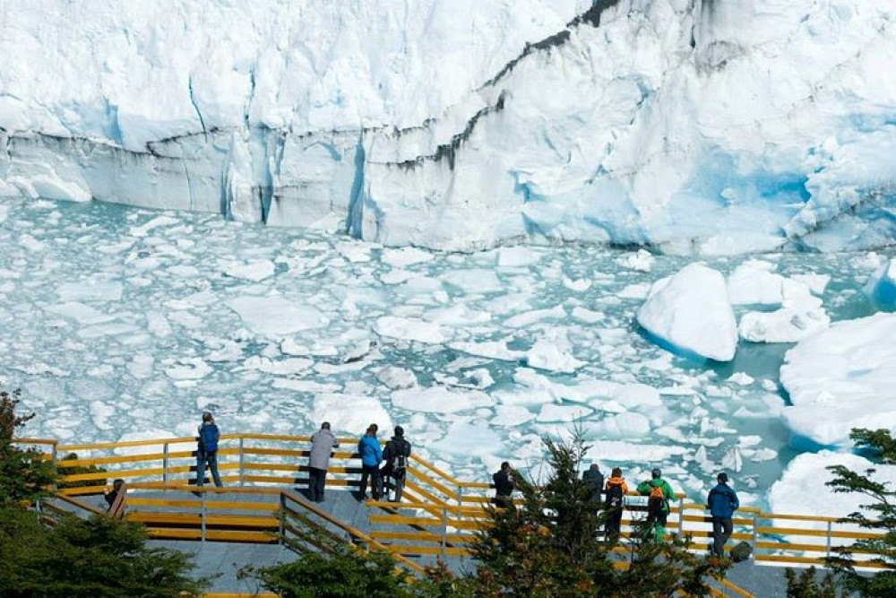 Perito Moreno Glacier - Calafate (Footbridges and Navigation)