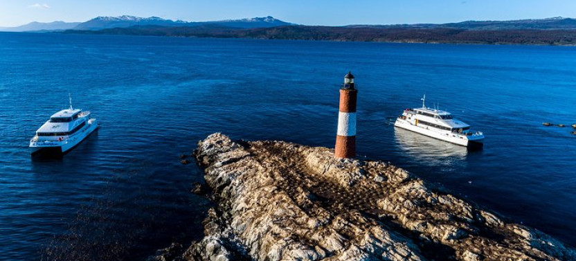Navigation in the Beagle Channel with Mini Trekking From Ushuaia