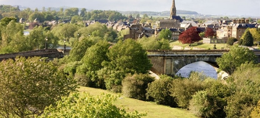 Alnwick Castle, The Northumberland Coast & The Borders from Edinburgh