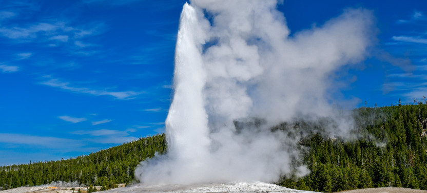 Full-Day Guided Yellowstone Day Tour