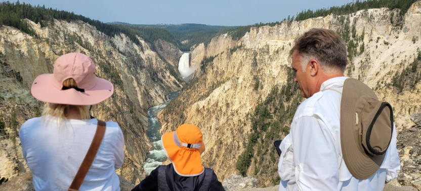 Full-Day Guided Yellowstone Day Tour